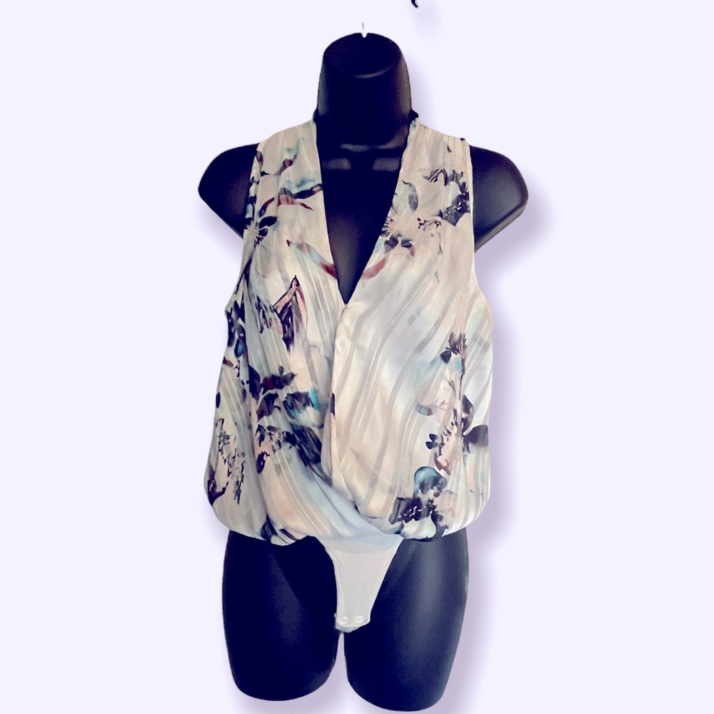 GUESS bodysuit- Size XS- cream with floral accents- deep plunge halter